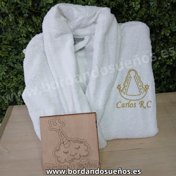 Albornoz Adulto Bordado Virgen del Roció + Iniciales