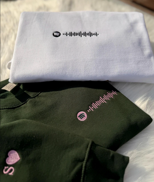 Camiseta personalizada con bordado a juego con el código de Spotify