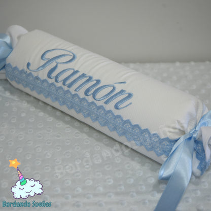 Caramelo tela de piqué | Nombre bordado + encajes y lazo