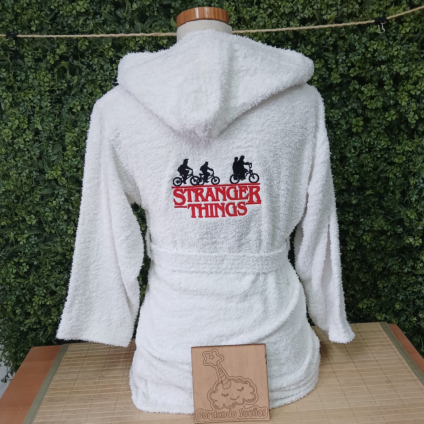Albornozbordadostrangerthings_2